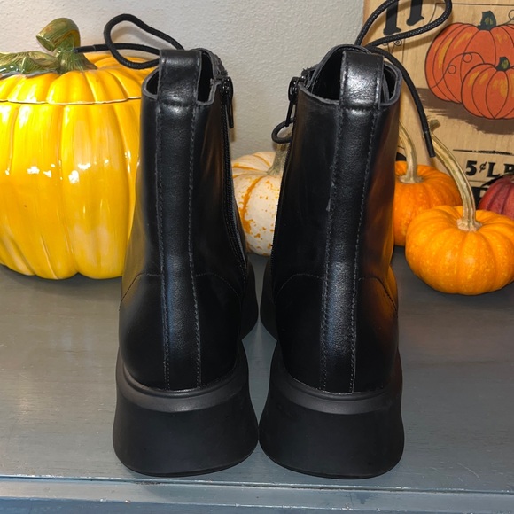 Steve Madden Women's Jazmin Black Combat Platform Ankle Boot sz 9 NWOB - Picture 9 of 15